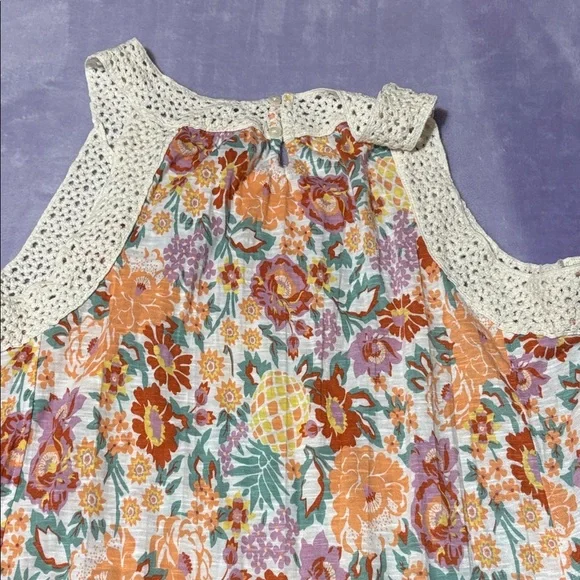 Cato Multicolor Floral Top with Crochet Neckline - Picture 9 of 9